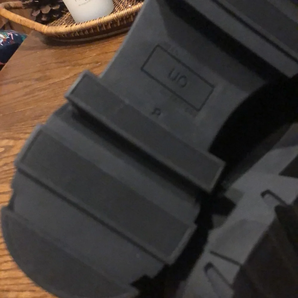 New Urban Outfitters chunky boots - Picture 9 of 13